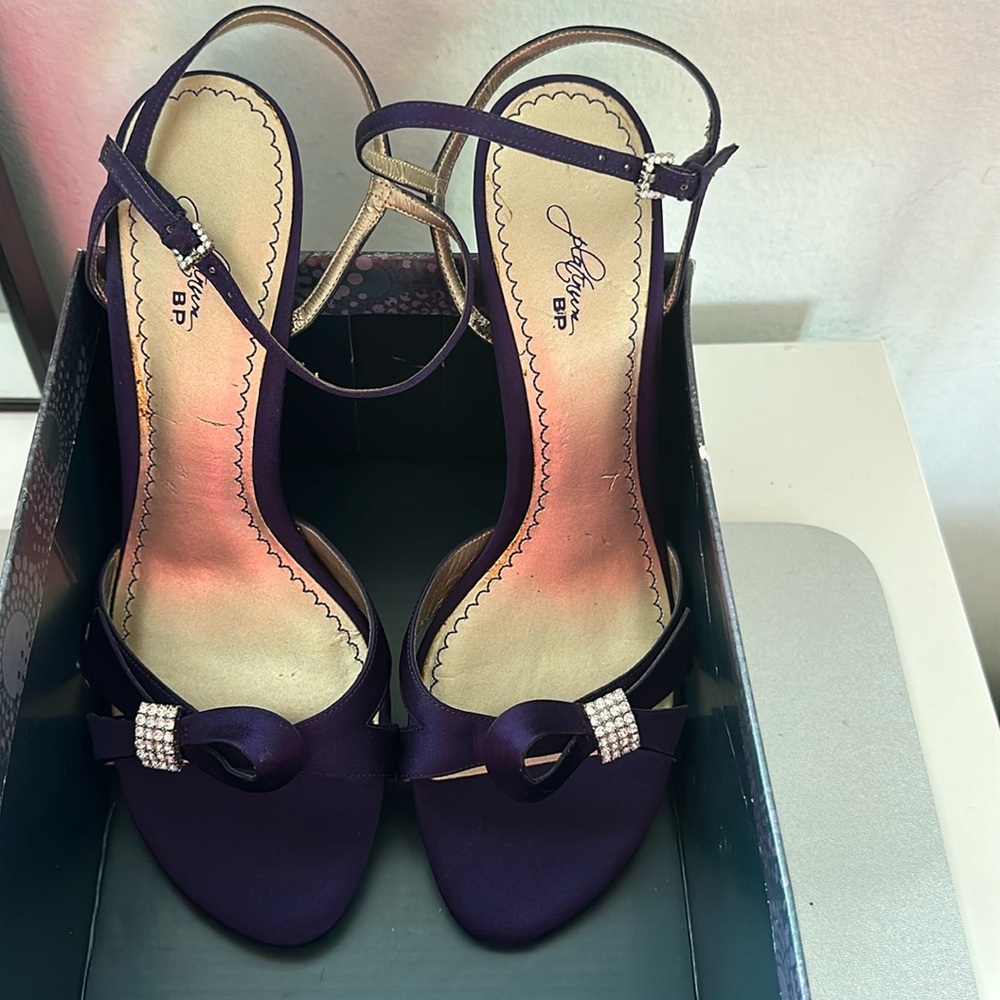 Women shoe, pre owned, purple satin with original box